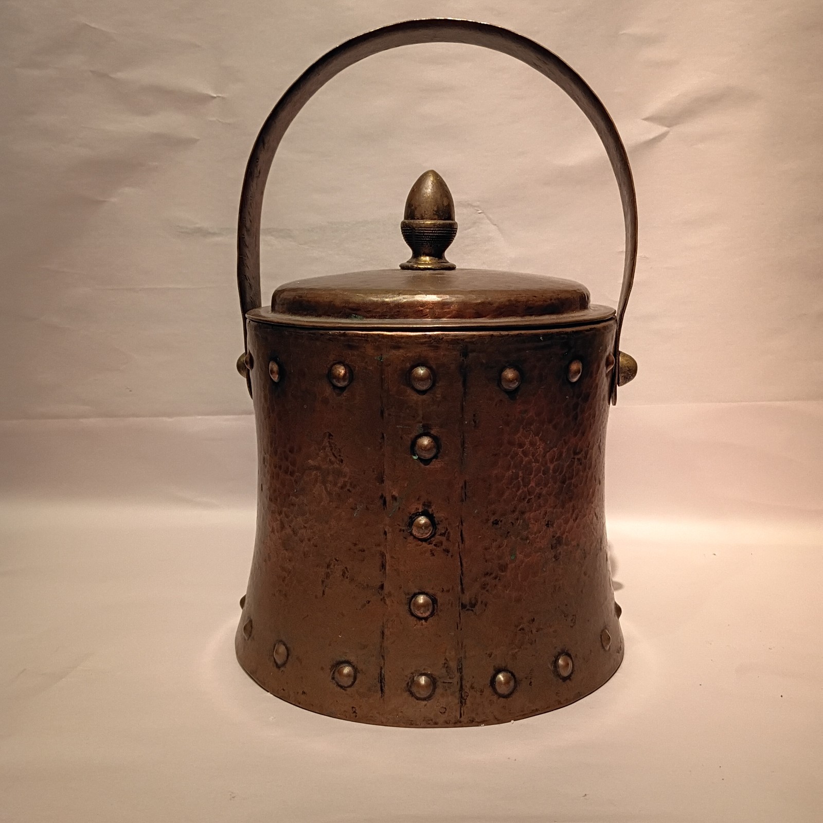 Antique Copper hand Hammered Arts Crafts Coal Scuttle Wine Cooler unmarked 16"