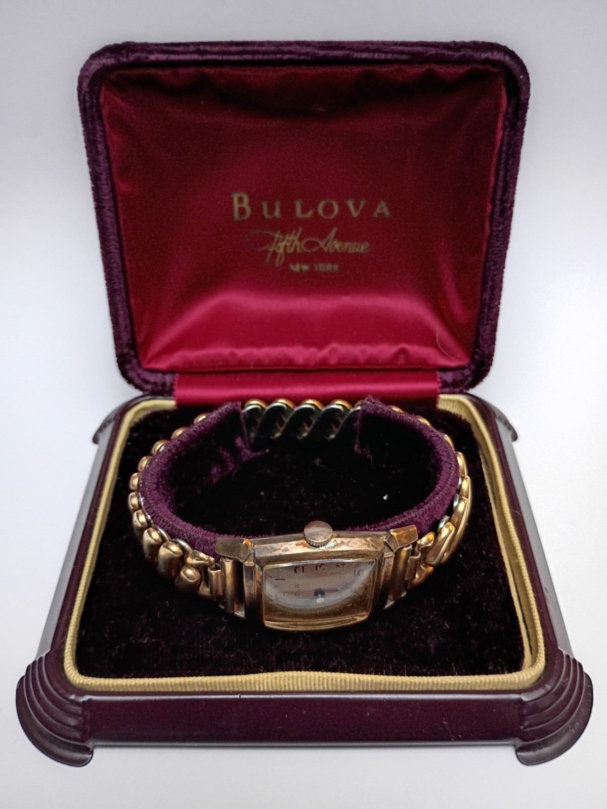 Bulova 14K Gold  Filled Mens Watch Functions but not tested orig case 15j